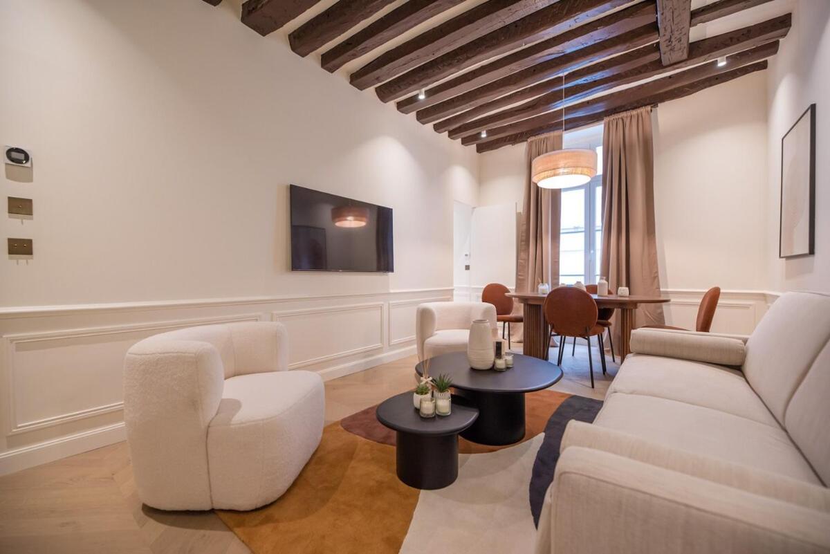 De Luxe D'une Pres Du Louvre Ii Apartment *